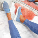 Naina - Slip-on sneakers med polstret sål og justerbar rem