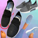 Naina - Slip-on sneakers med polstret sål og justerbar rem