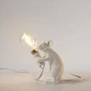 GlowNest – Bordlampe i form af en mus i hvid – Legende