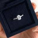 RadiantPure - Oval ring med hvide sten Tidløs elegance til