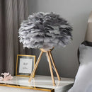FeatherLuxe - Lampe med fjerdesign og blød varm belysning