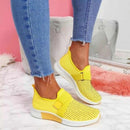 Naina - Slip-on sneakers med polstret sål og justerbar rem