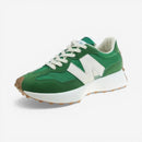 Skridsikre sneakers med spids snude og snørebånd