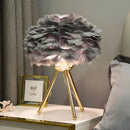 FeatherLuxe - Lampe med fjerdesign og blød varm belysning