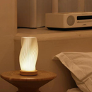 LumeWave - Elegant USB Lampe med Dobbelte Lysskærme