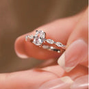 RadiantPure - Oval ring med hvide sten Tidløs elegance til