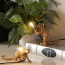 GlowNest – Bordlampe i form af en mus i hvid – Legende